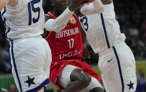 星空体育培训-德国篮球联赛季后赛首轮对决，拜仁慕尼黑队全胜晋级的简单介绍