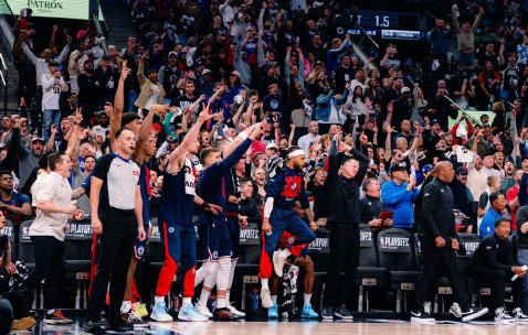 星空体育中国官网-雄鹿快船主场对战，球星对决精彩纷呈