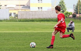 星空体育官方登录入口-河床主场氛围火爆，球迷热情助阵