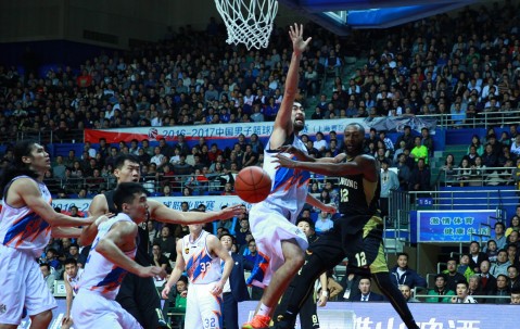 星空体育娱乐-关于篮球精英的竞技场上战火蔓延的信息