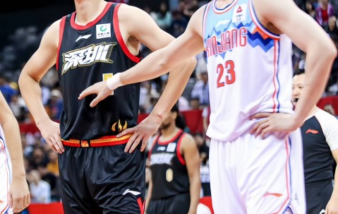 星空体育馆-浙江男篮全队发威，大胜对手