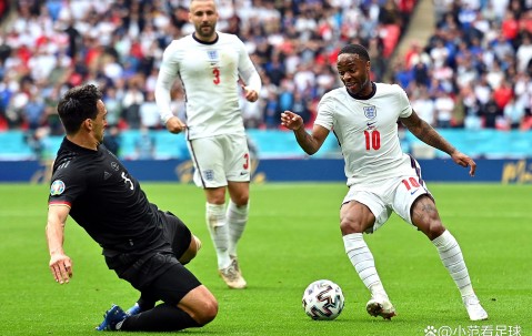 星空体育竞技-欧国联比赛场上一幕幕令人震撼的瞬间