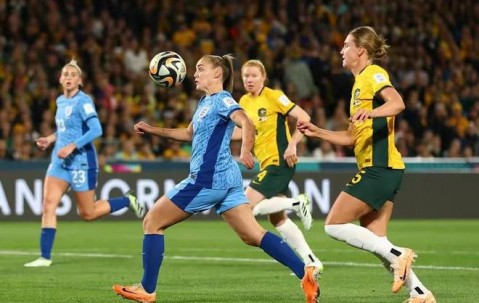 星空体育娱乐-瑞典队在比赛中展现出强大实力，取得胜利