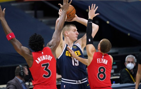 星空体育中国官网-包含猛龙战胜掘金，获得胜利庆祝的词条