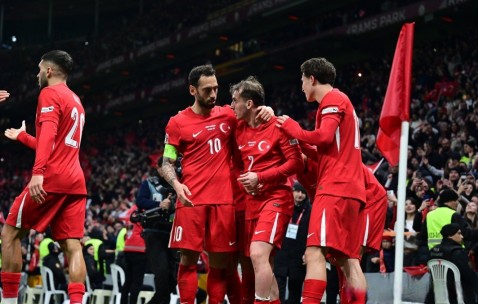 星空体育网页版-欧国联比赛惊心动魄：球迷情绪高涨