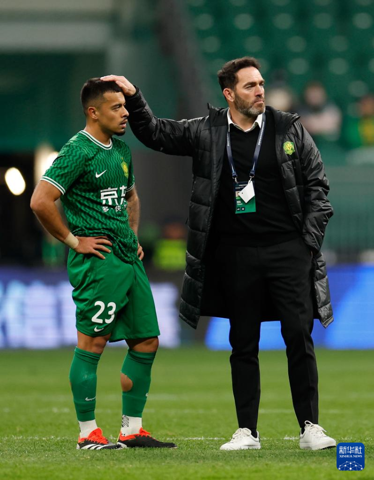 包含北京国安欲主场击败深圳佳兆业，稳固榜首位置的词条