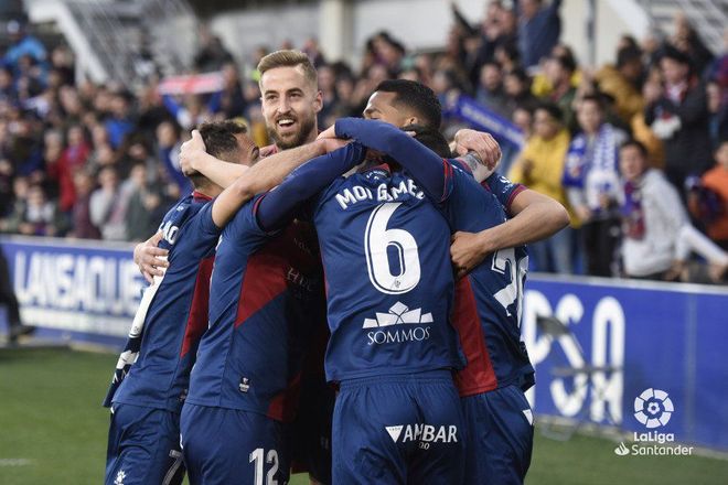 西甲强队在荷兰联赛取得疯狂胜利