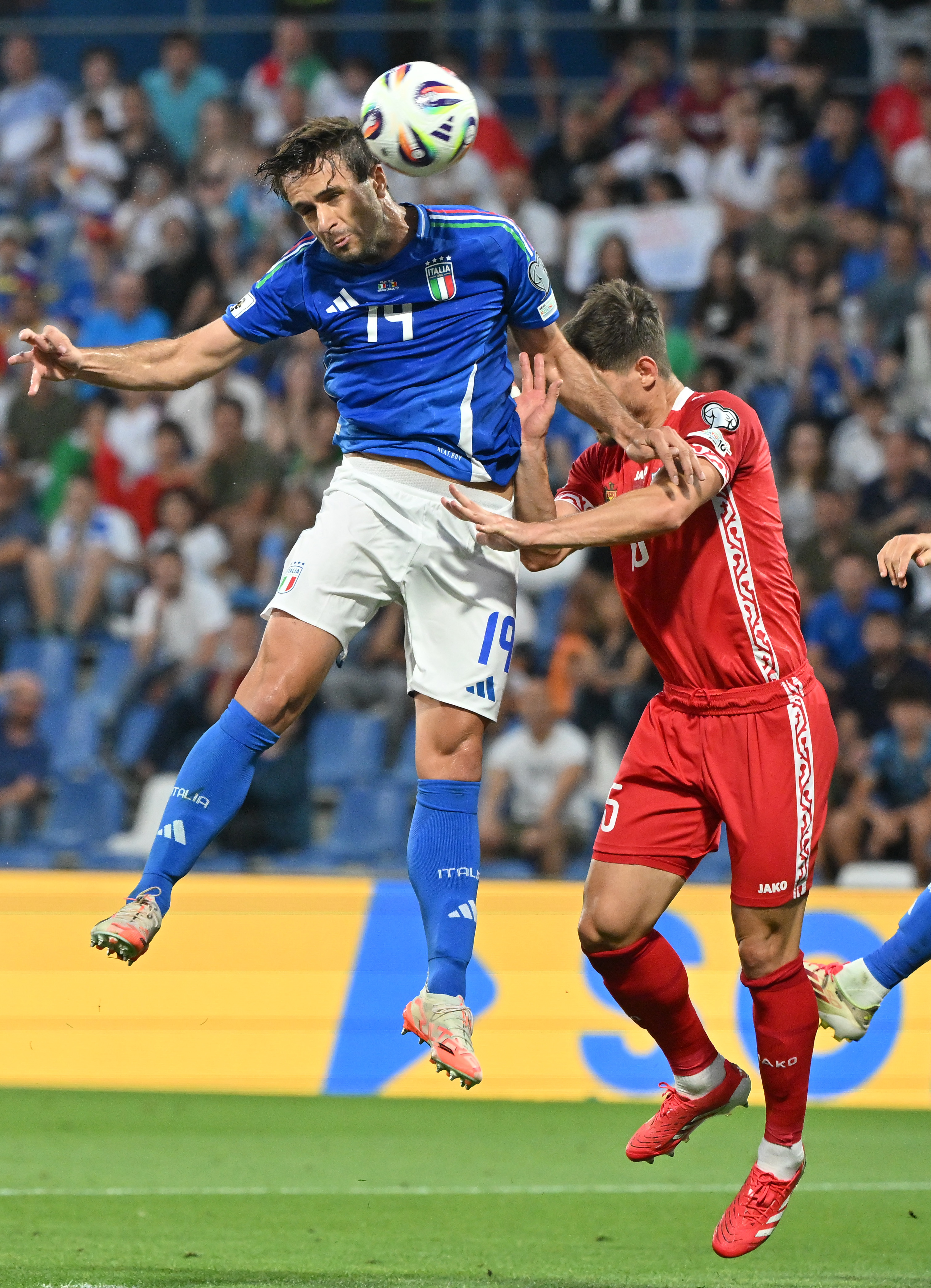 意大利队在橄榄球比赛中斩获佳绩，夺得铜牌的简单介绍