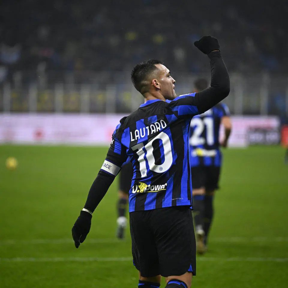 国际米兰主场大胜克罗托内,锁定前四位置 国际米兰主场大胜克罗托内,锁定前四位置