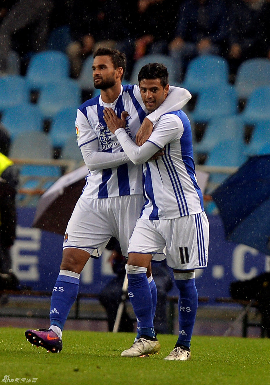 关于阿拉维斯在客场与埃瓦尔握手言和的信息