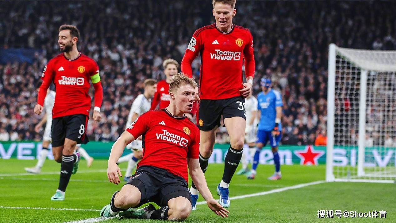 埃弗顿和曼联打平，战绩稳定