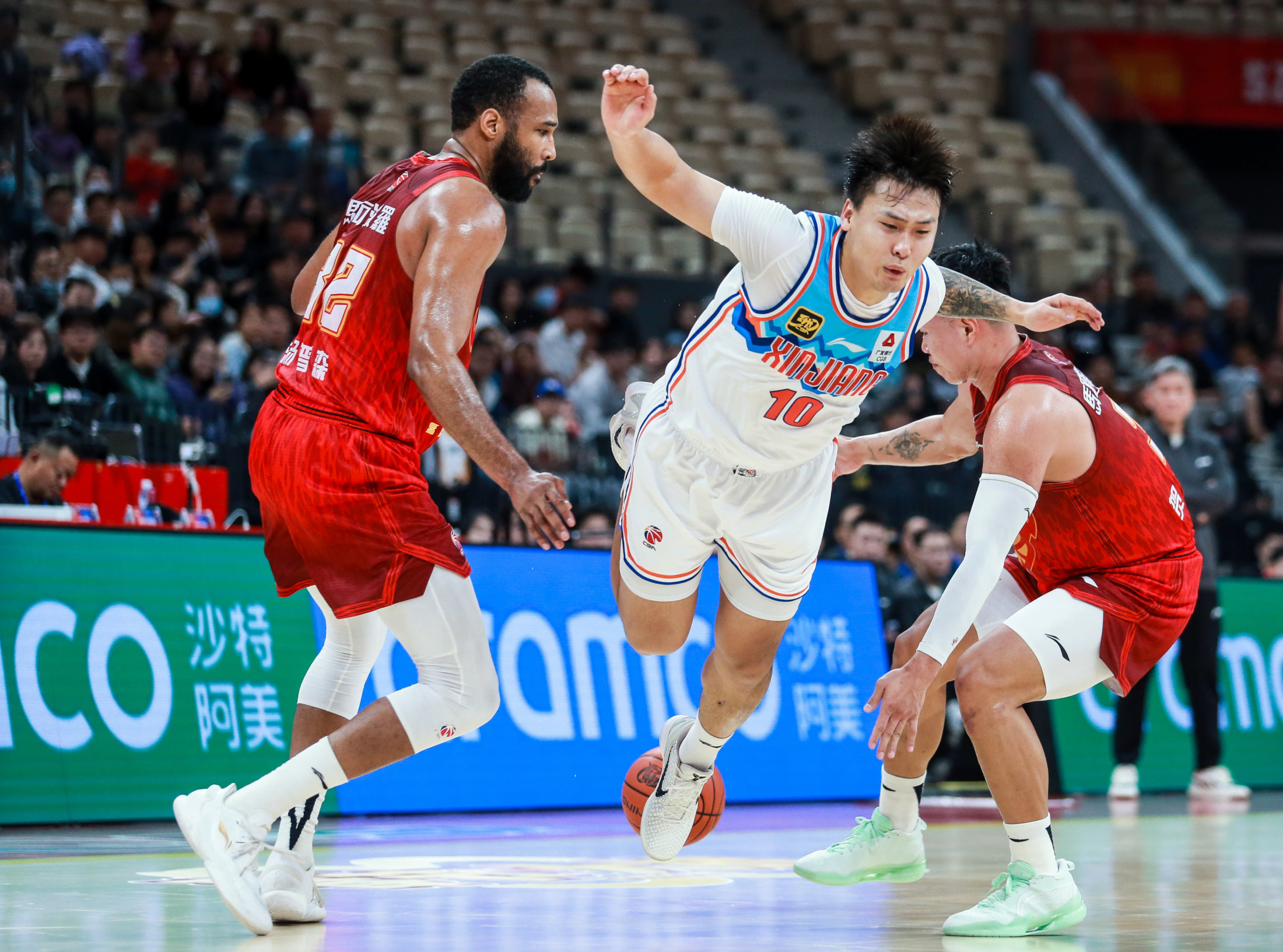 新疆男篮客场憾负四川，联赛开局两连败