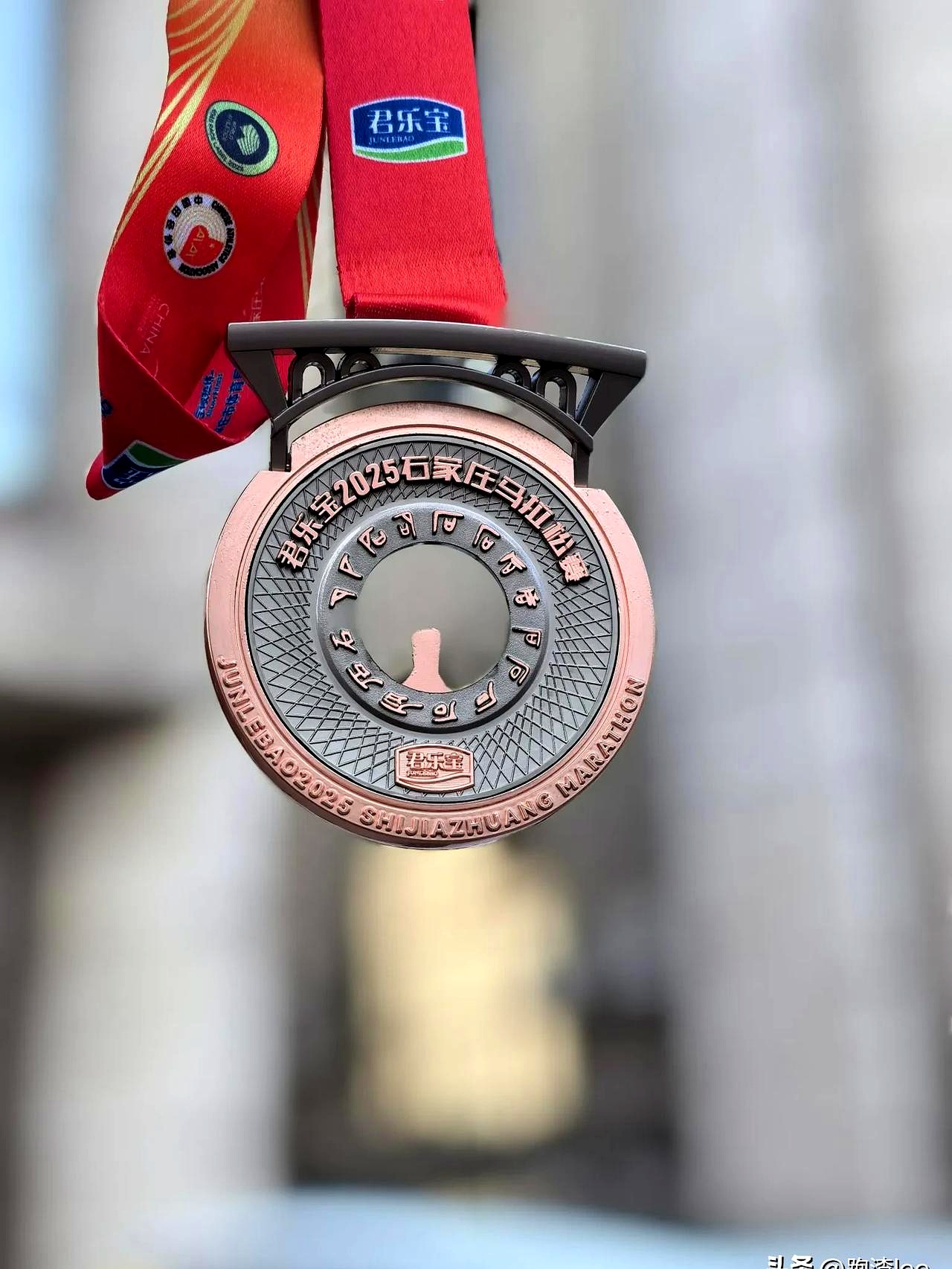 包含瓦努阿图游泳选手斩获公开赛铜牌的词条