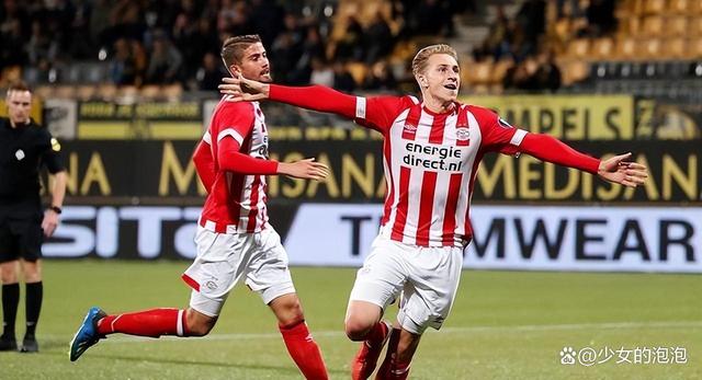 包含沃尔夫斯堡队击败对手取得胜利的词条